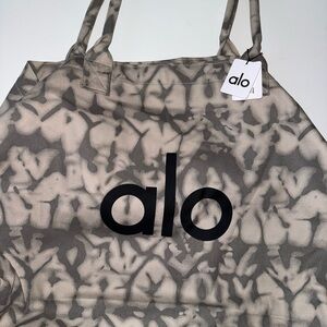 ALO Yoga Gray Patterned Tote Bag